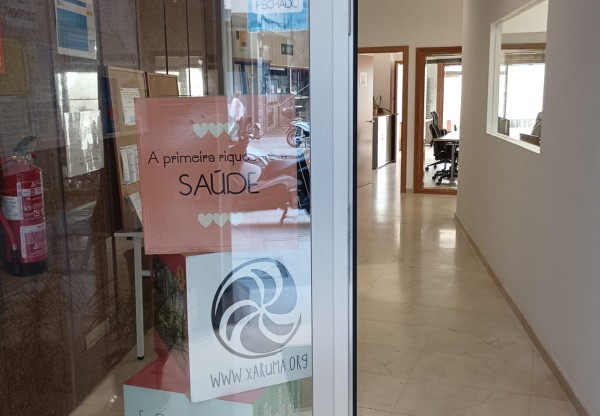 Un local para botar raíces's header image