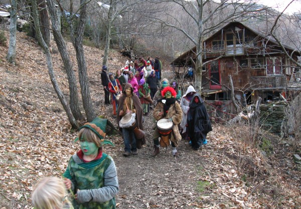 Imagen de cabecera de Construyendo una sede para la ecoaldea de Matavenero