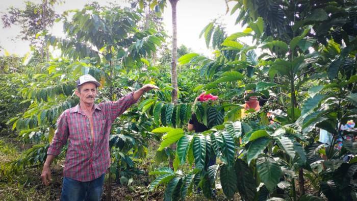 cuba-lvc-farmer-18.jpg